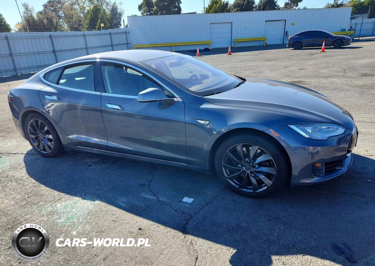 2013 Tesla Model S VIN:5YJSA1CN4DFP05930 - 4