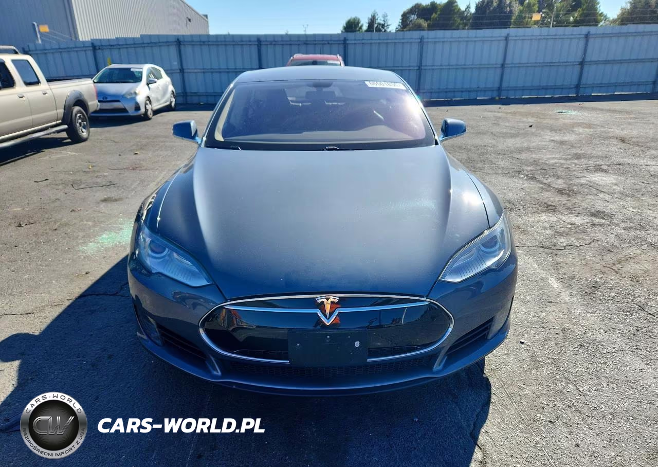 2013 Tesla Model S VIN:5YJSA1CN4DFP05930 - 5