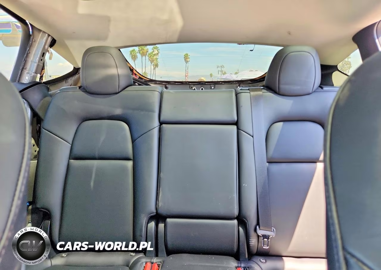 2021 Tesla Model Y VIN:5YJYGDEE0MF149025 - 10