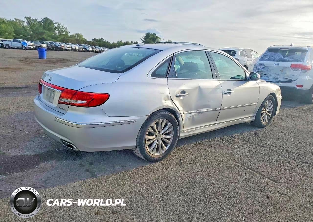 2011 Hyundai Azera Limited VIN:KMHFC4DF2BA552180 - 3