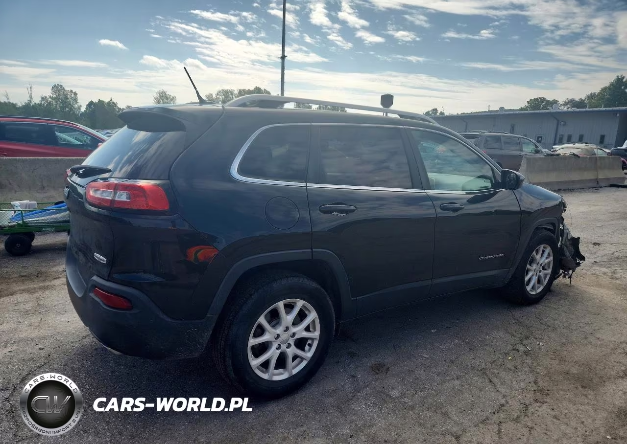 2015 Jeep Cherokee Latitude VIN:1C4PJMCS5FW753092 - 3