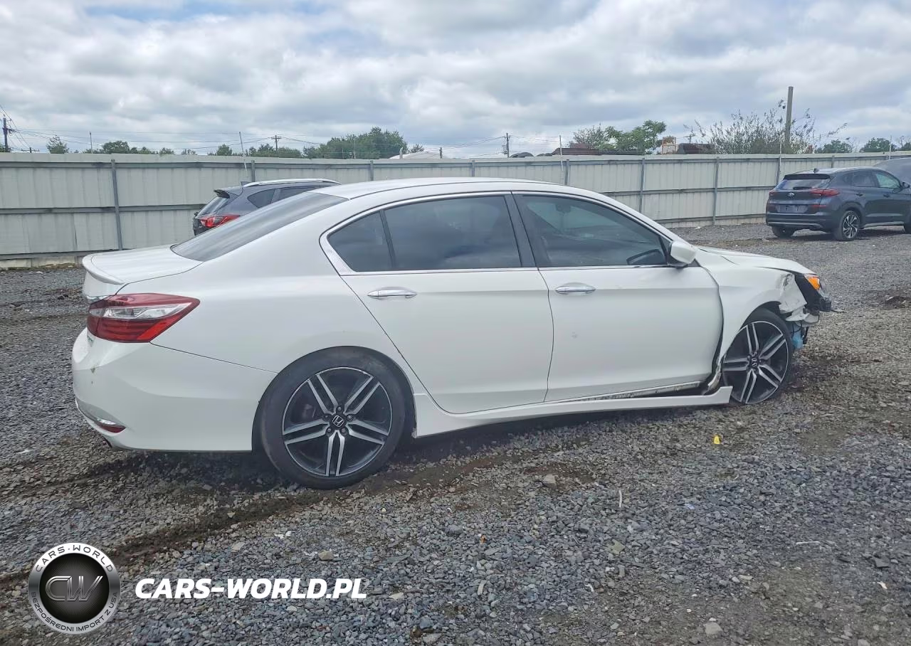 2017 Honda Accord Sport VIN:1HGCR2F57HA305763 - 3