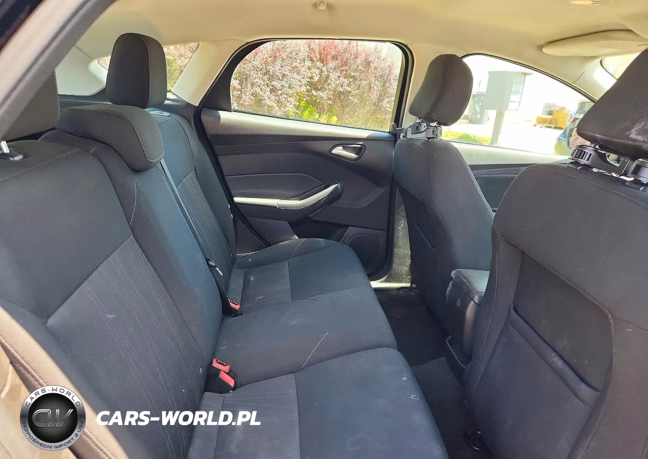 2016 Ford Focus Se VIN:1FADP3K29GL331655 - 11