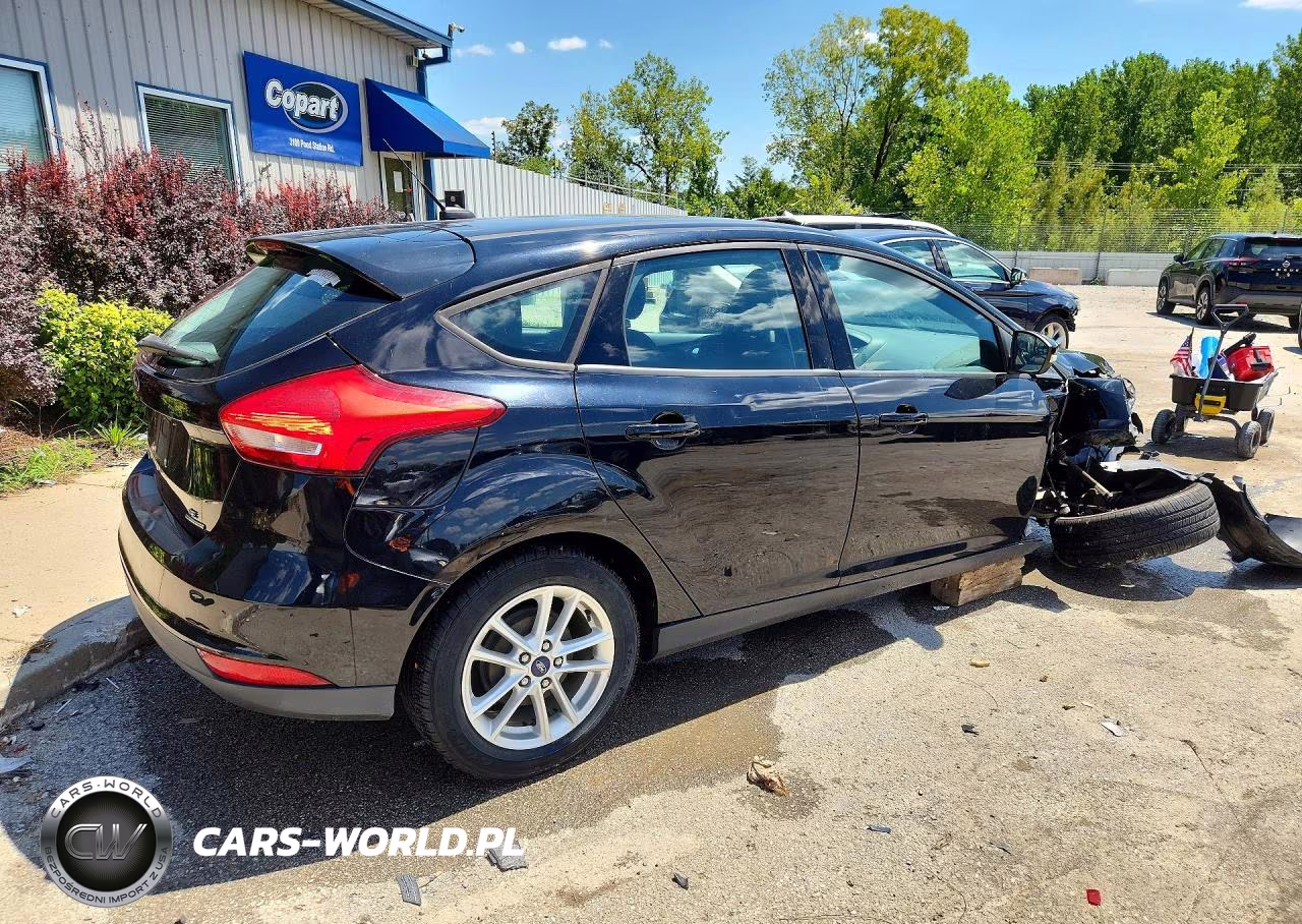 2016 Ford Focus Se VIN:1FADP3K29GL331655 - 3
