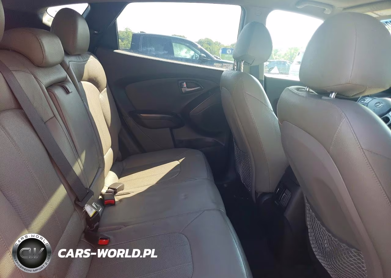 2015 Hyundai Tucson Limited VIN:KM8JUCAG4FU110231 - 10