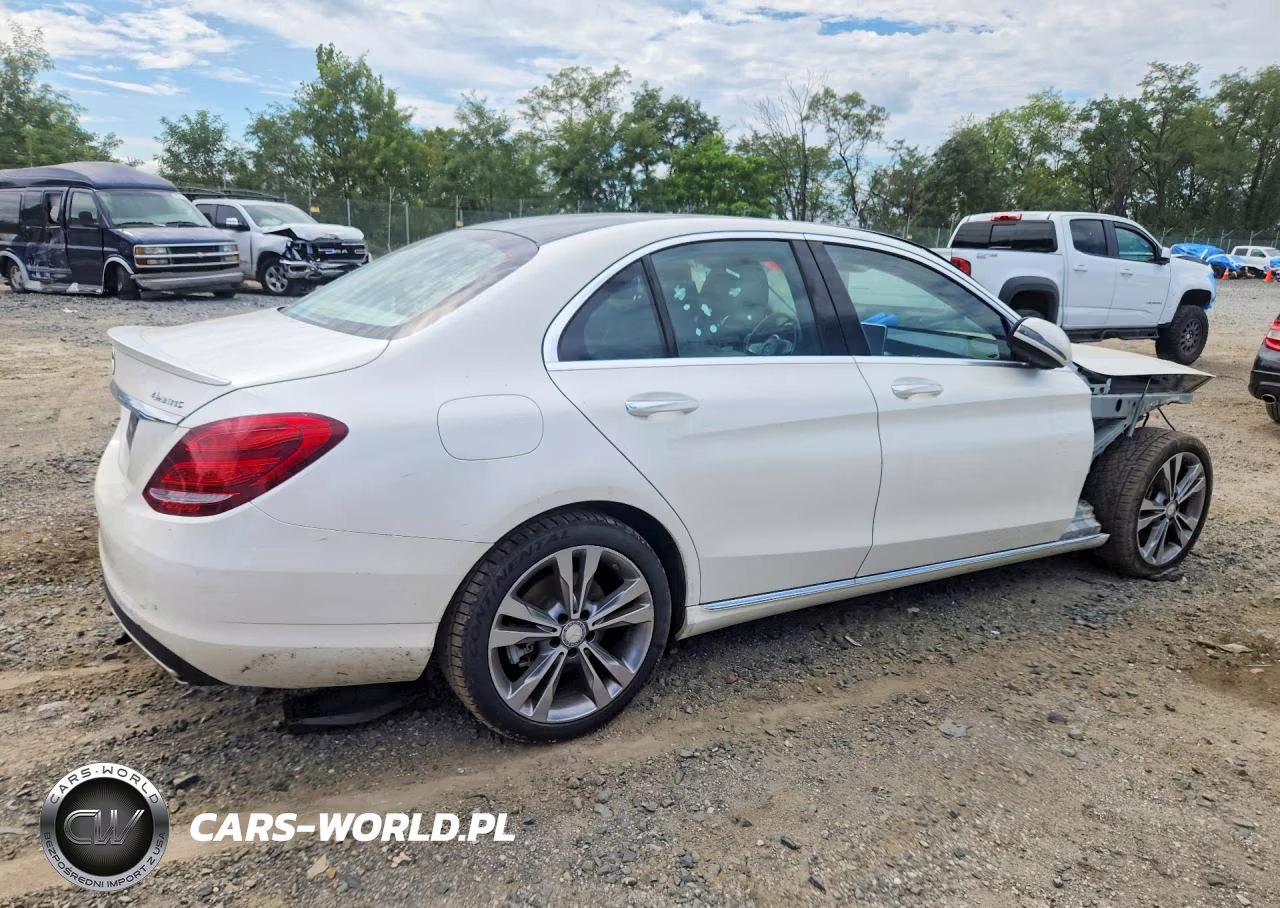 2016 Mercedes-Benz C 300 4Matic VIN:55SWF4KB1GU153432 - 3