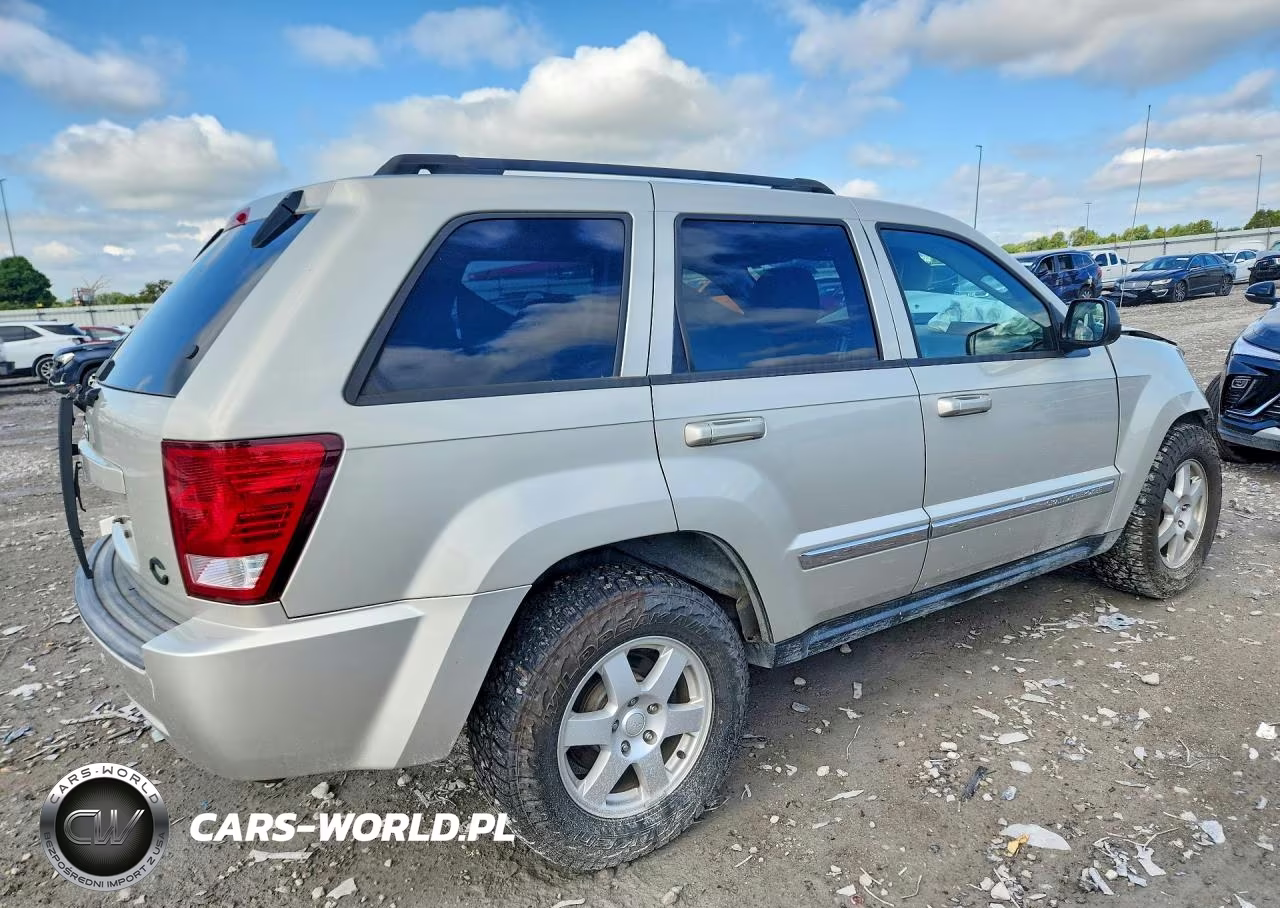 2010 Jeep Grand Cherokee Laredo VIN:1J4PR4GK6AC135349 - 3
