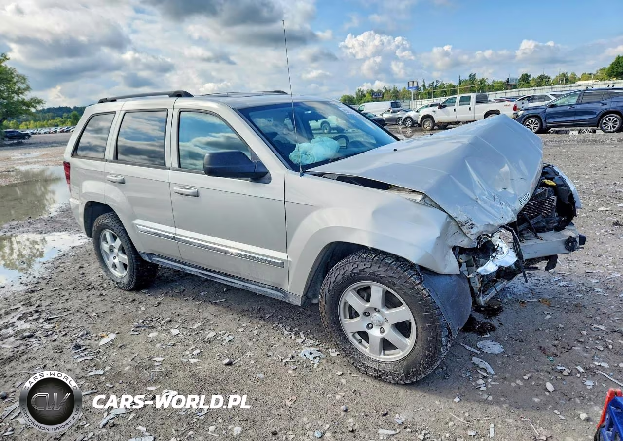 2010 Jeep Grand Cherokee Laredo VIN:1J4PR4GK6AC135349 - 4