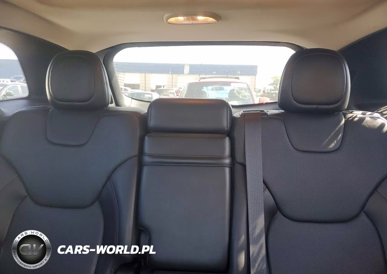 2016 Jeep Cherokee Trailhawk VIN:1C4PJMBS0GW374424 - 10