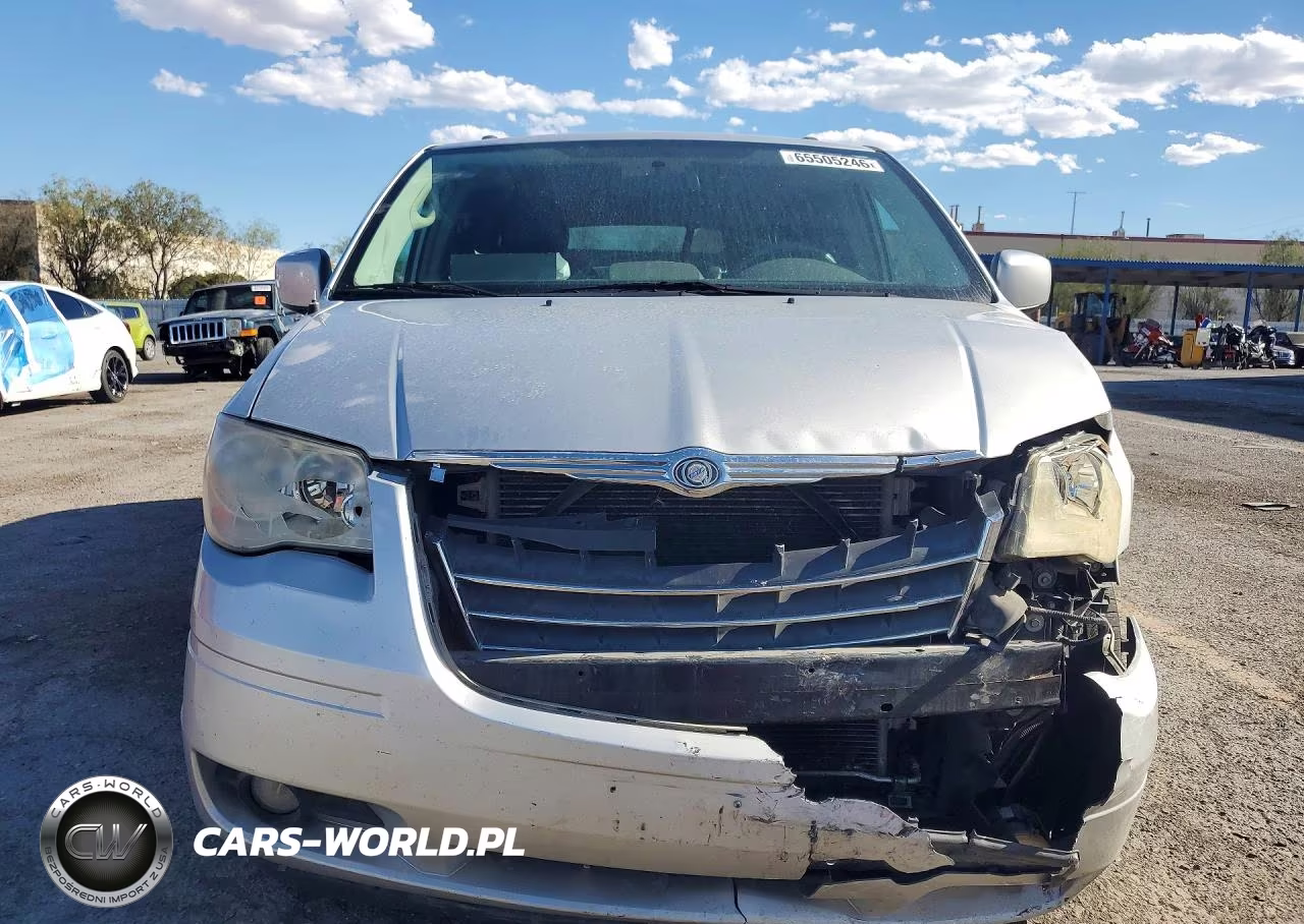 2010 Chrysler Town & Country Touring VIN:2A4RR5DX8AR345540 - 5