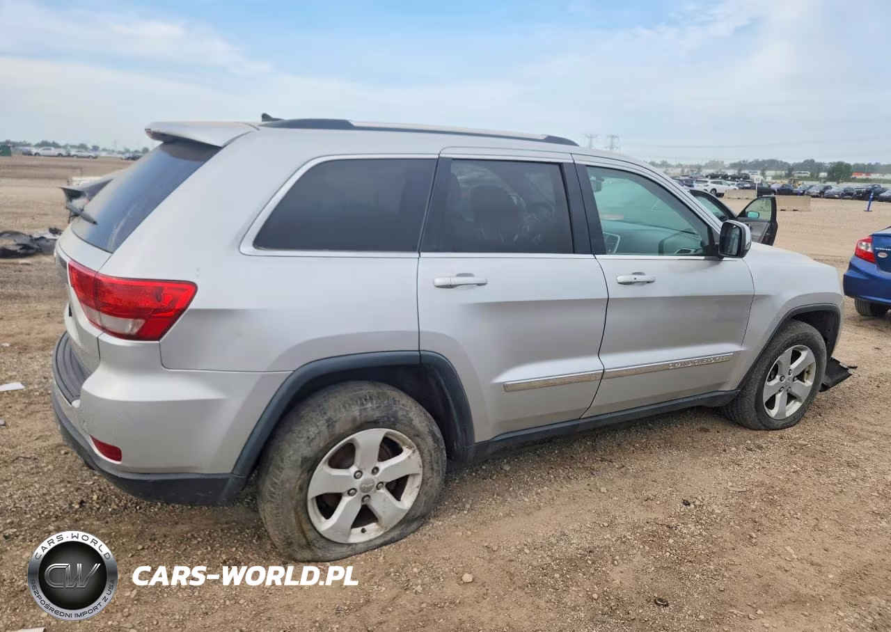 2013 Jeep Grand Cherokee Laredo VIN:1C4RJFAGXDC609880 - 3