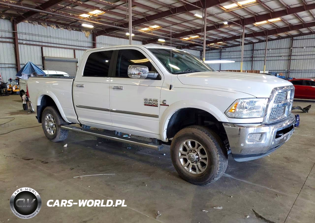 2017 Ram 2500 Laramie VIN:3C6UR5FL9HG676838 - 4