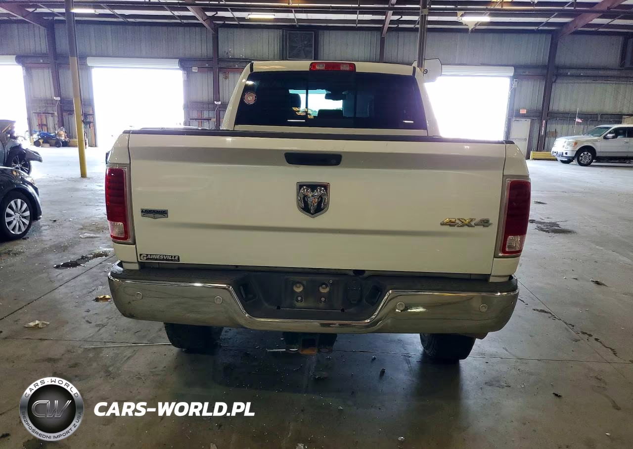 2017 Ram 2500 Laramie VIN:3C6UR5FL9HG676838 - 6