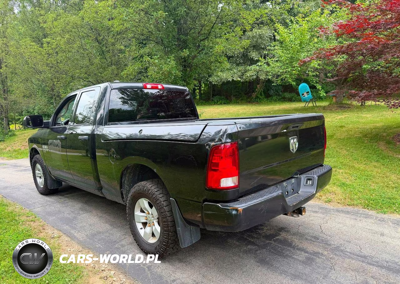 2019 Ram 1500 Classic Tradesman VIN:1C6RR7FG8KS504515 - 3