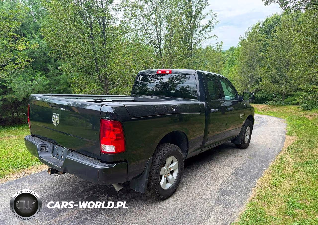 2019 Ram 1500 Classic Tradesman VIN:1C6RR7FG8KS504515 - 4