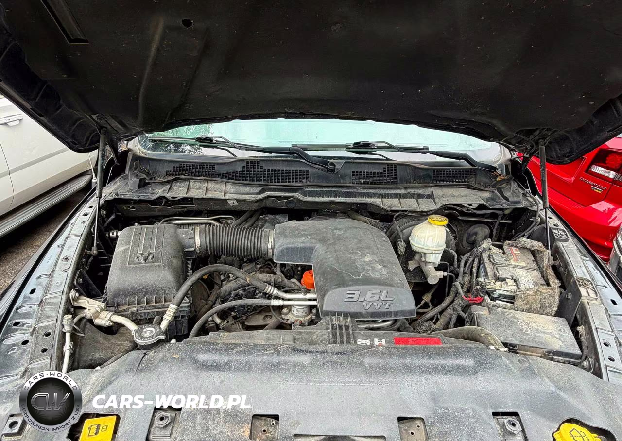 2019 Ram 1500 Classic Tradesman VIN:1C6RR7FG8KS504515 - 7