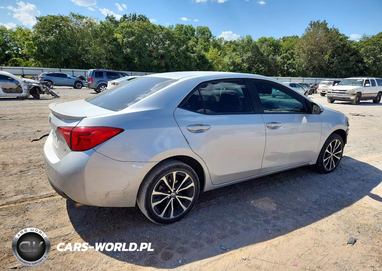 2018 Toyota Corolla Se VIN:5YFBURHE6JP784340 - 3