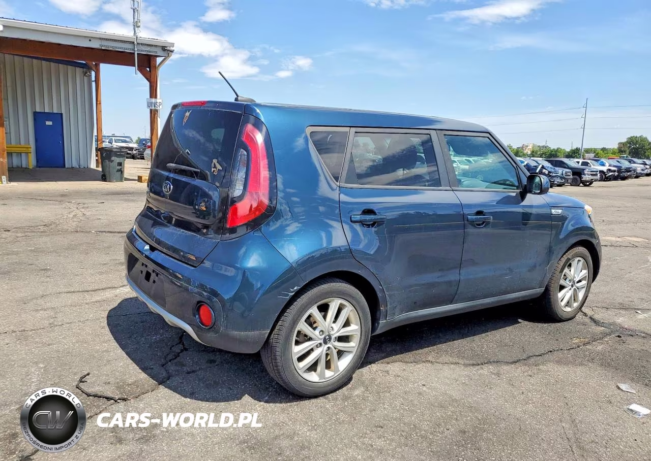 2018 Kia Soul + VIN:KNDJP3A50J7597865 - 3