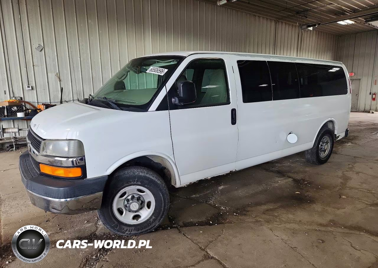 2008 Chevrolet Express G3500 VIN:1GAHG39K881170433 - 1
