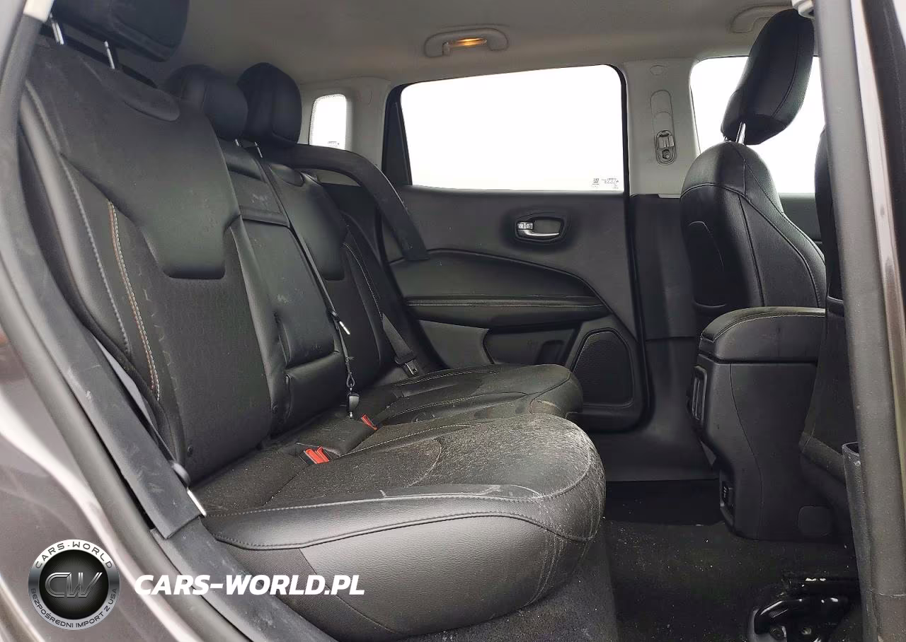 2019 Jeep Compass Latitude VIN:3C4NJDBB8KT650676 - 11