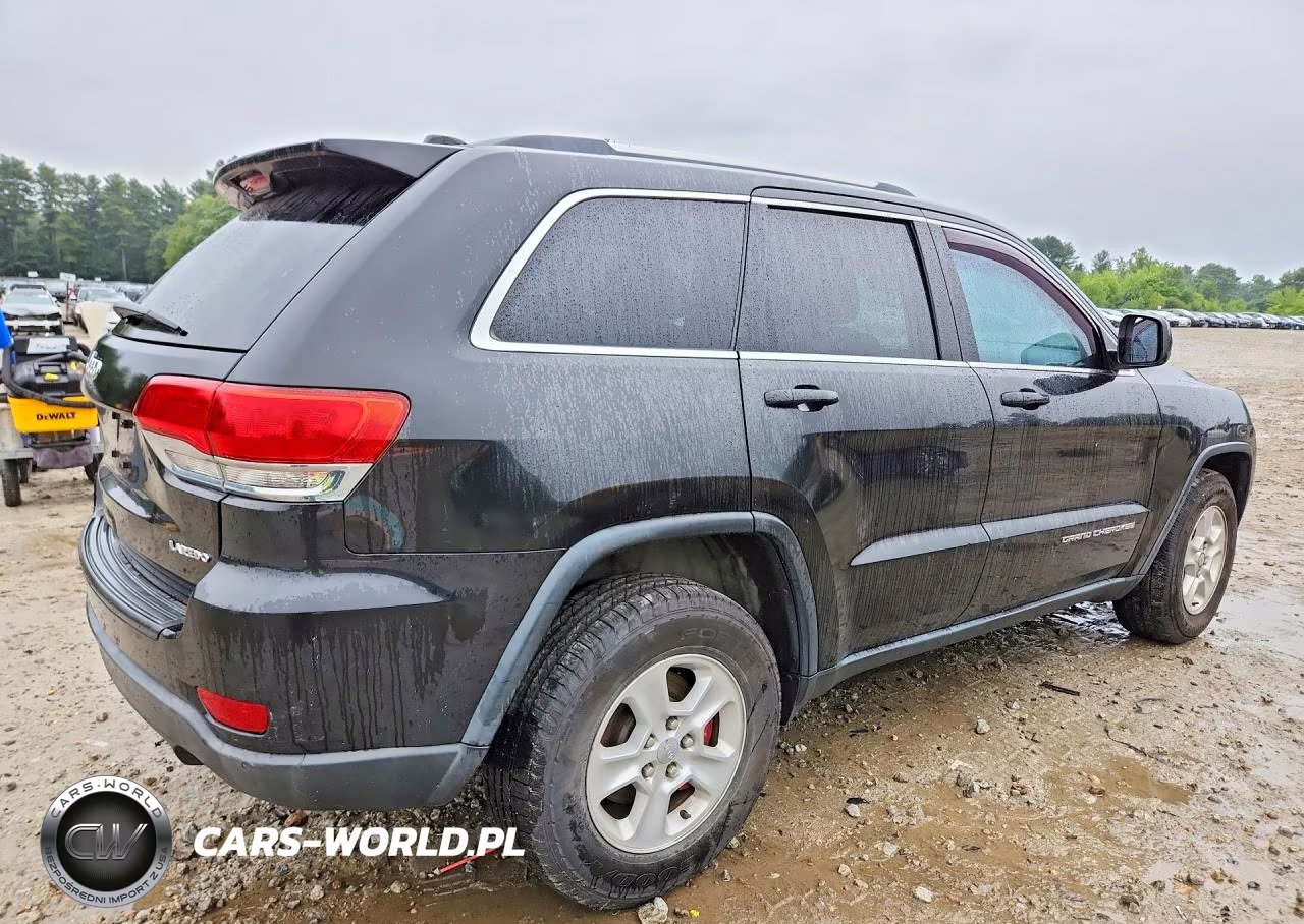 2014 Jeep Grand Cherokee Laredo VIN:1C4RJFAG1EC392365 - 3