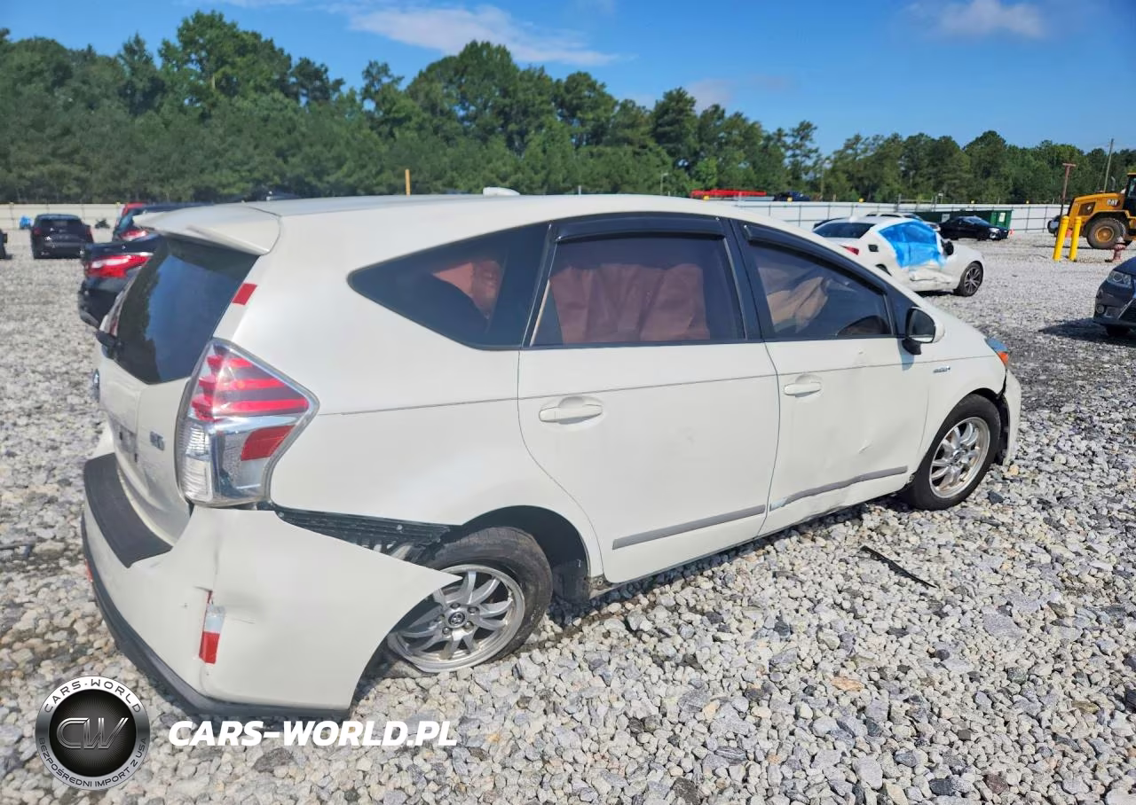 2017 Toyota Prius V Three VIN:JTDZN3EU1HJ067363 - 3