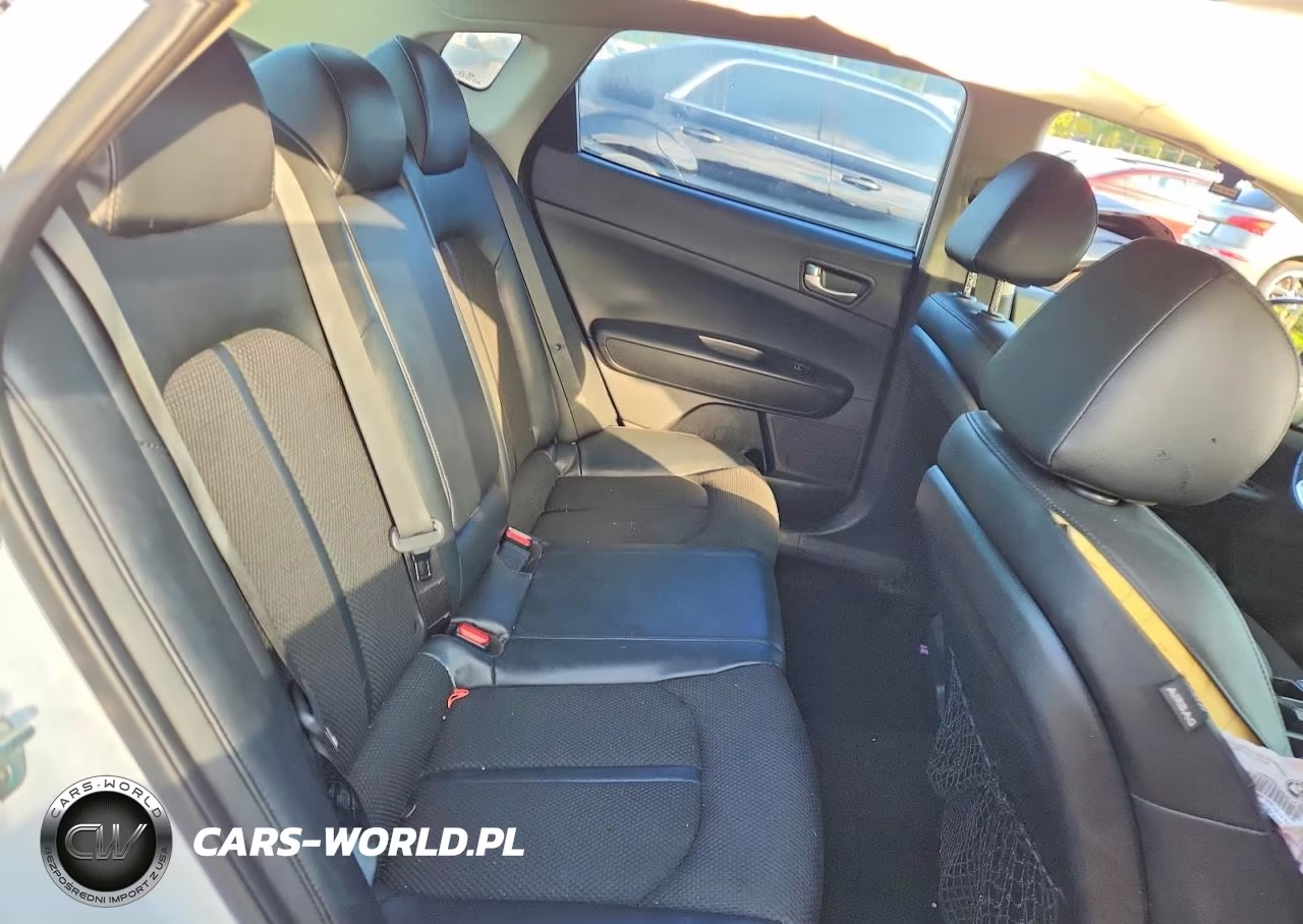 2019 Kia Optima S VIN:5XXGT4L3XKG332497 - 10