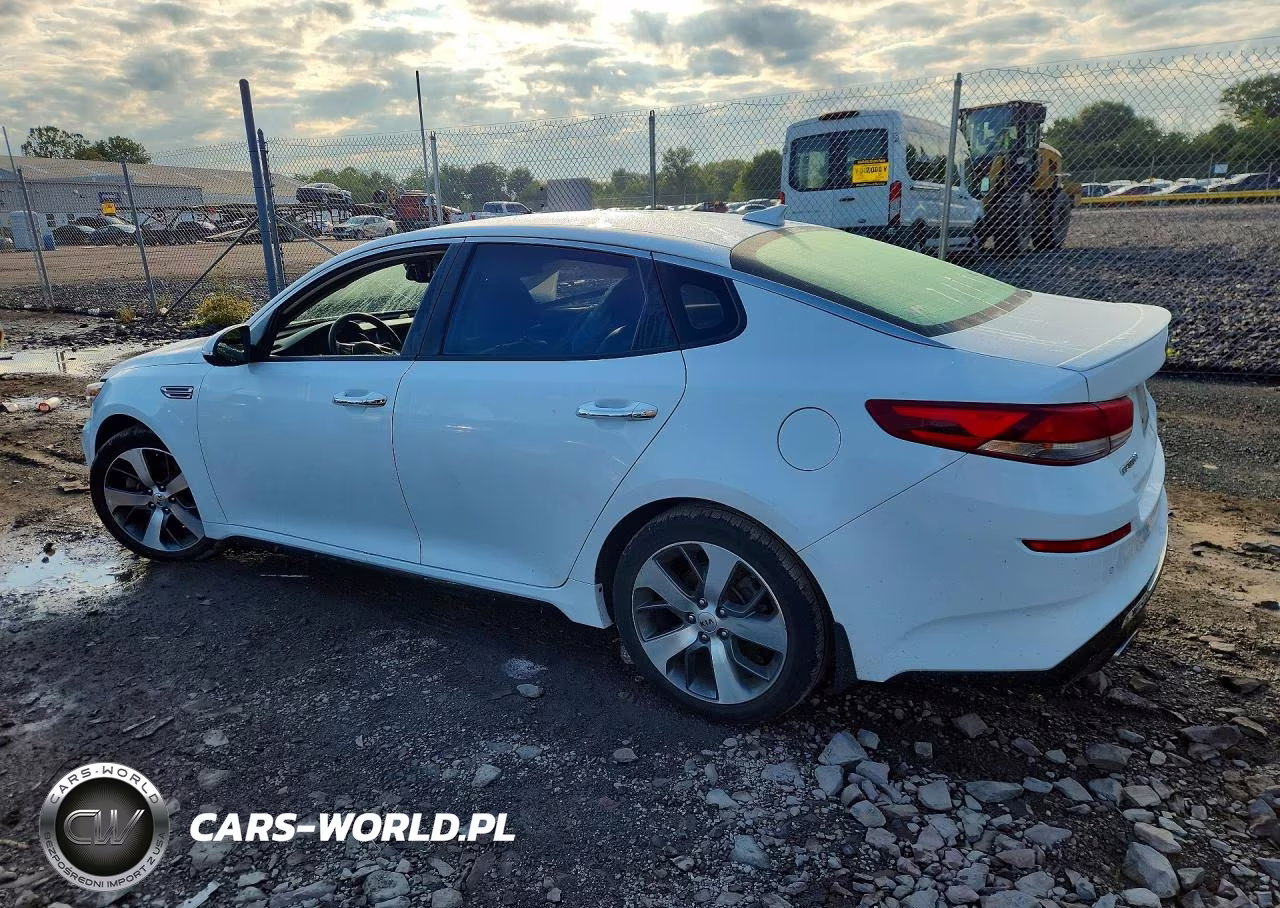 2019 Kia Optima S VIN:5XXGT4L3XKG332497 - 2