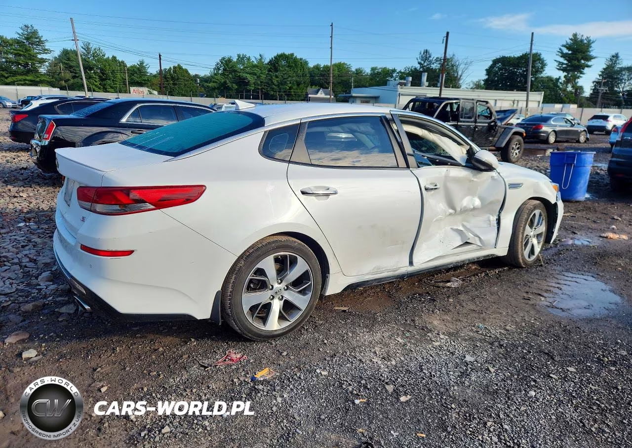 2019 Kia Optima S VIN:5XXGT4L3XKG332497 - 3