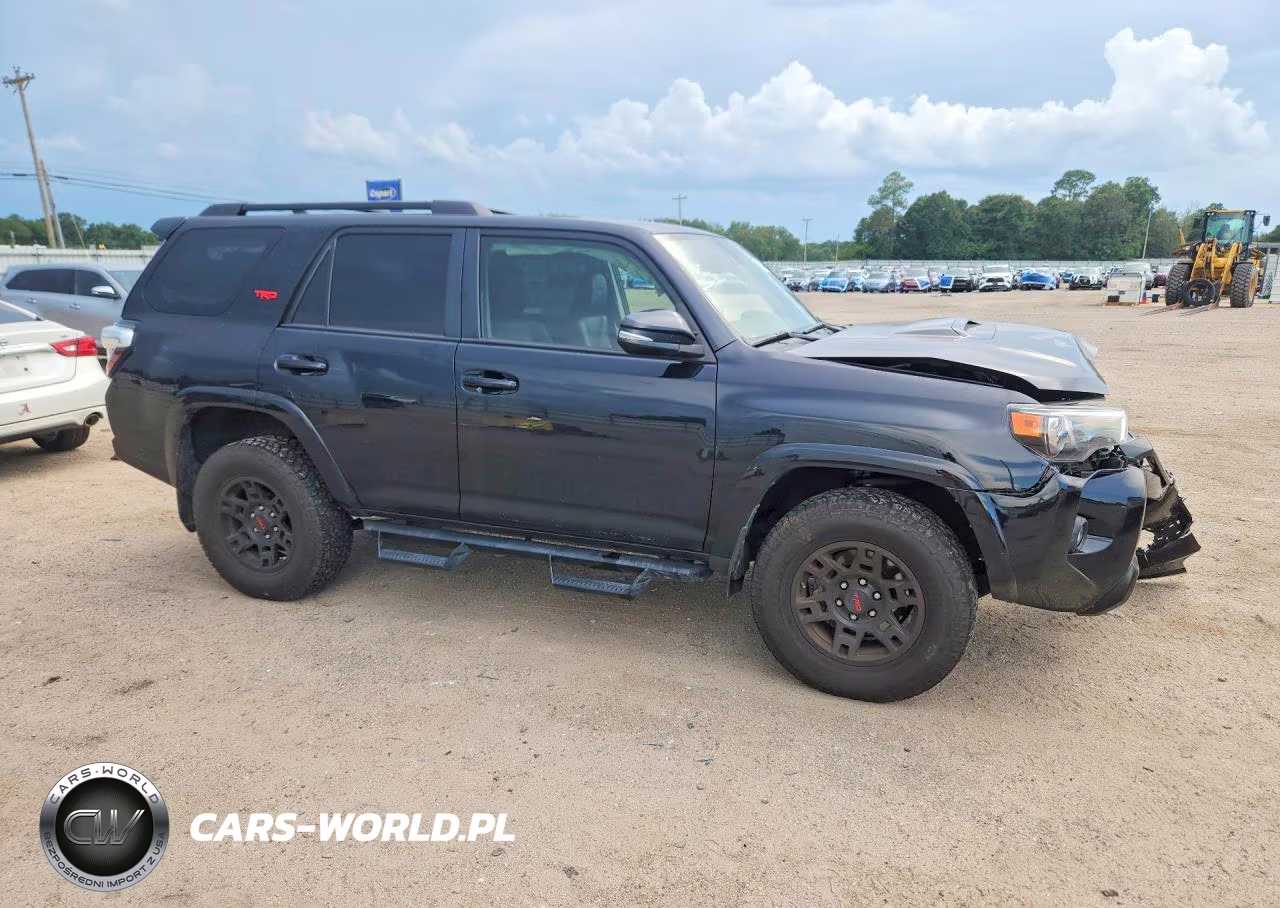 2021 Toyota 4Runner Venture Edition VIN:JTEHU5JR7M5886744 - 4