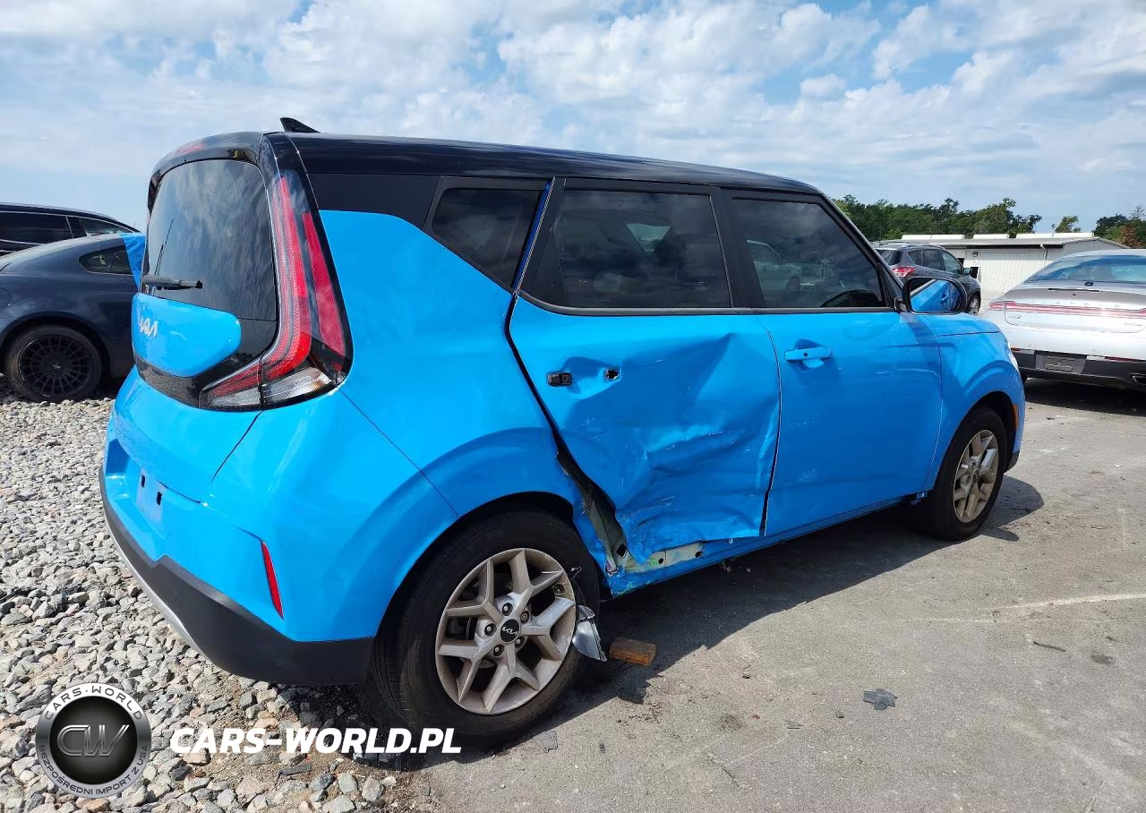 2024 Kia Soul S VIN:KNDJ23AU9R7228357 - 3