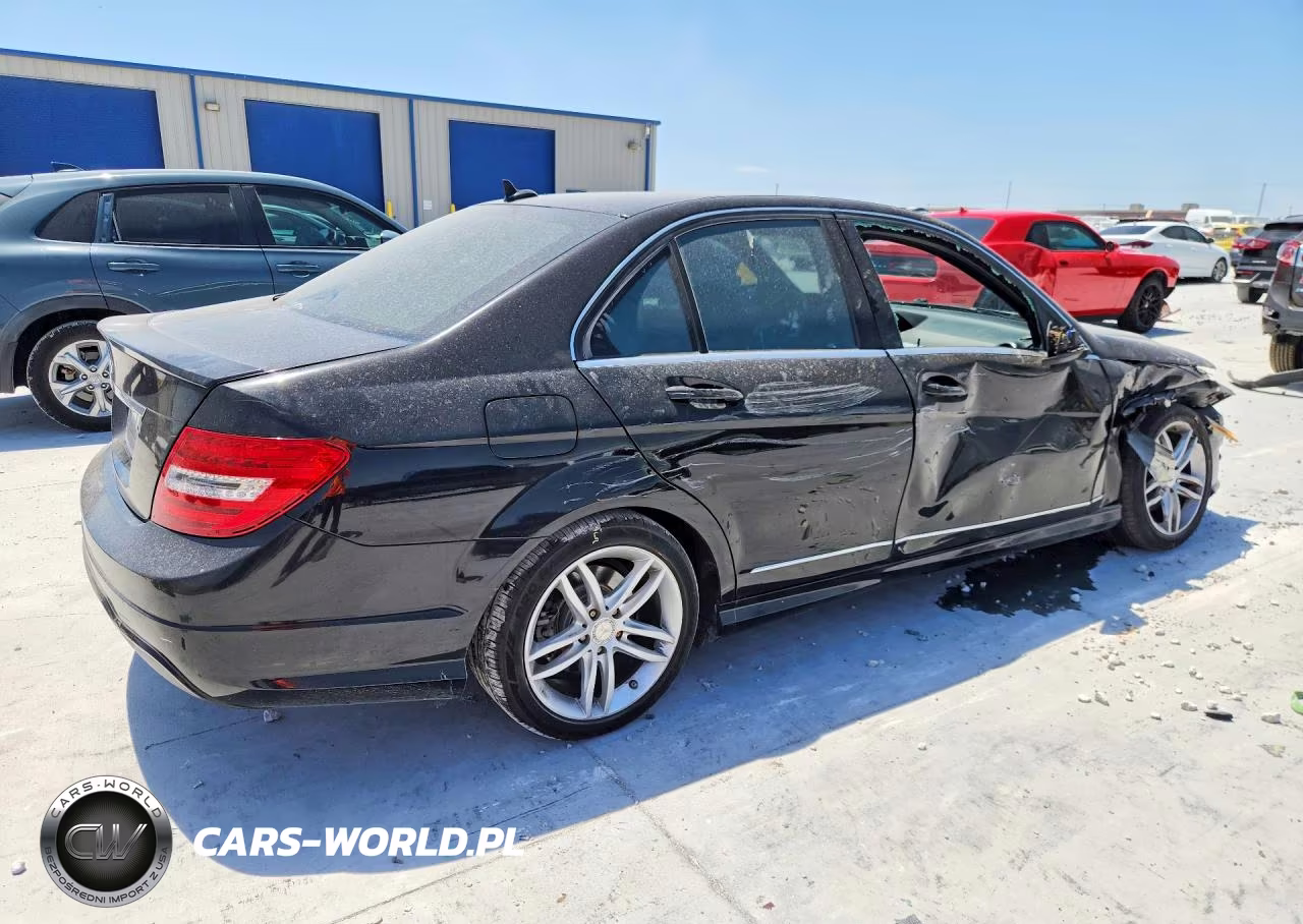 2012 Mercedes-Benz C 250 VIN:WDDGF4HB2CR238884 - 3