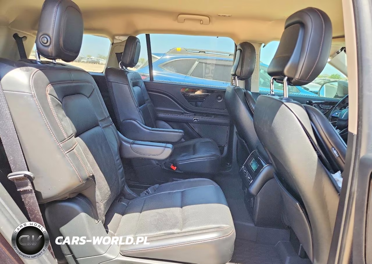 2020 Lincoln Aviator Reserve VIN:5LM5J7XC6LGL13196 - 11