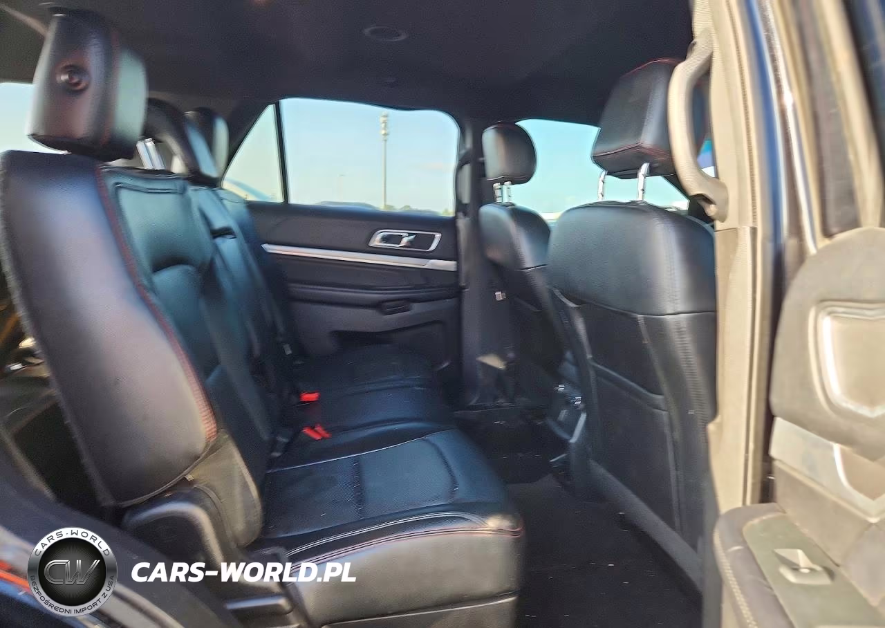 2016 Ford Explorer Sport VIN:1FM5K8GT2GGC56555 - 11