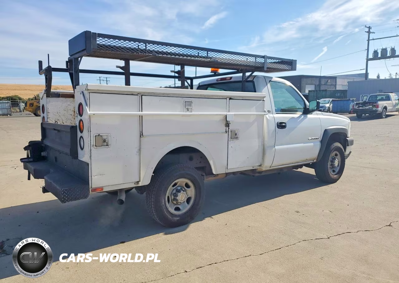 2004 Chevrolet Silverado C2500 Heavy Duty VIN:1GBHC24U94E385204 - 3