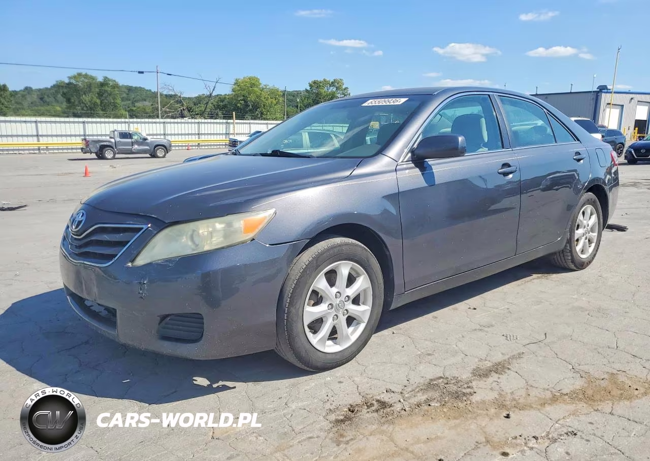 2011 Toyota Camry Le V6 – zdjęcie 1 z 12
