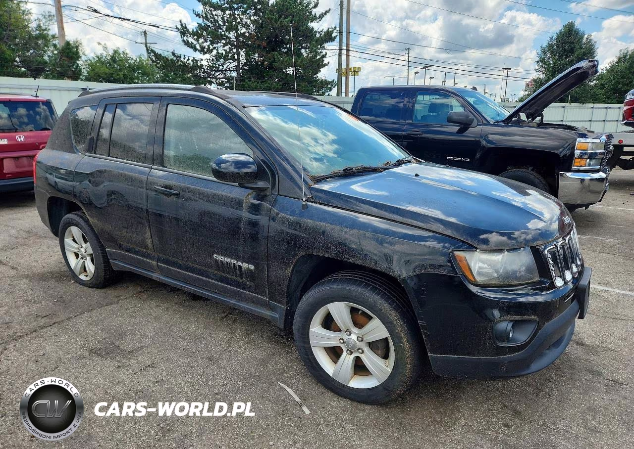 2014 Jeep Compass Latitude VIN:1C4NJDEB7ED809872 - 4