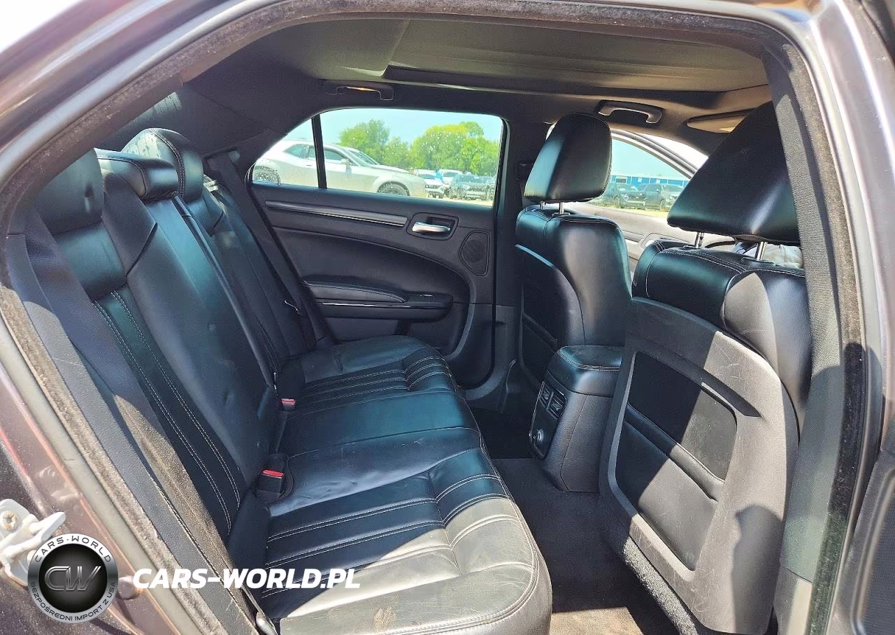 2014 Chrysler 300 S VIN:2C3CCABG9EH355535 - 10