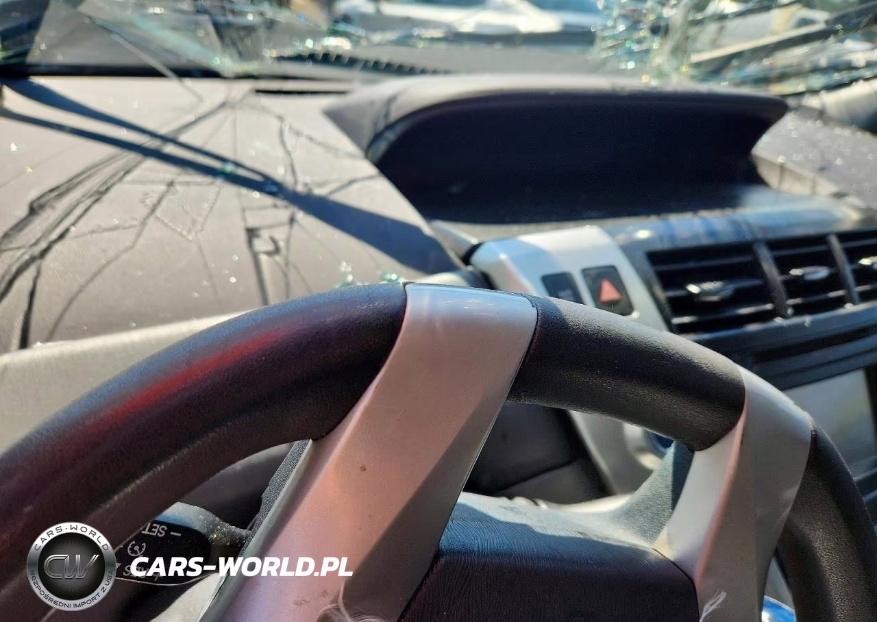 2014 Toyota Prius V Three VIN:JTDZN3EU2EJ003537 - 9