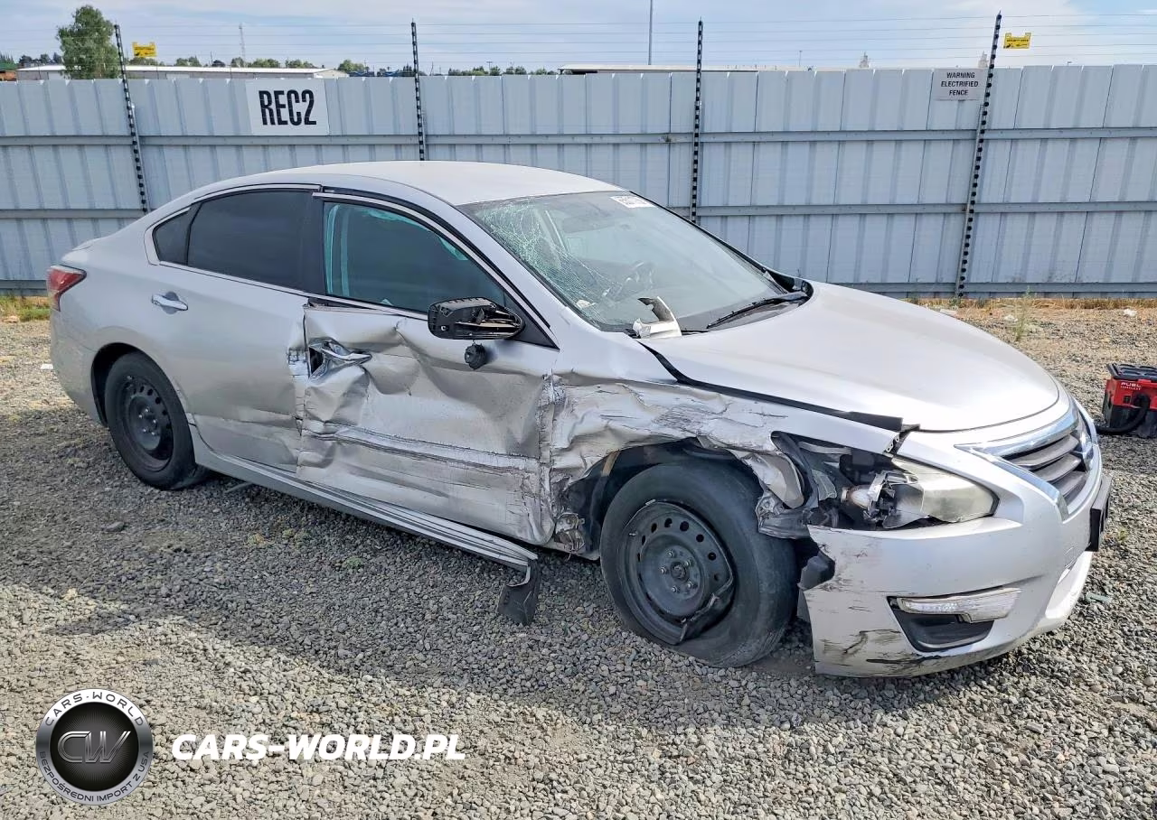 2015 Nissan Altima 2.5 S VIN:1N4AL3AP7FC466272 - 4
