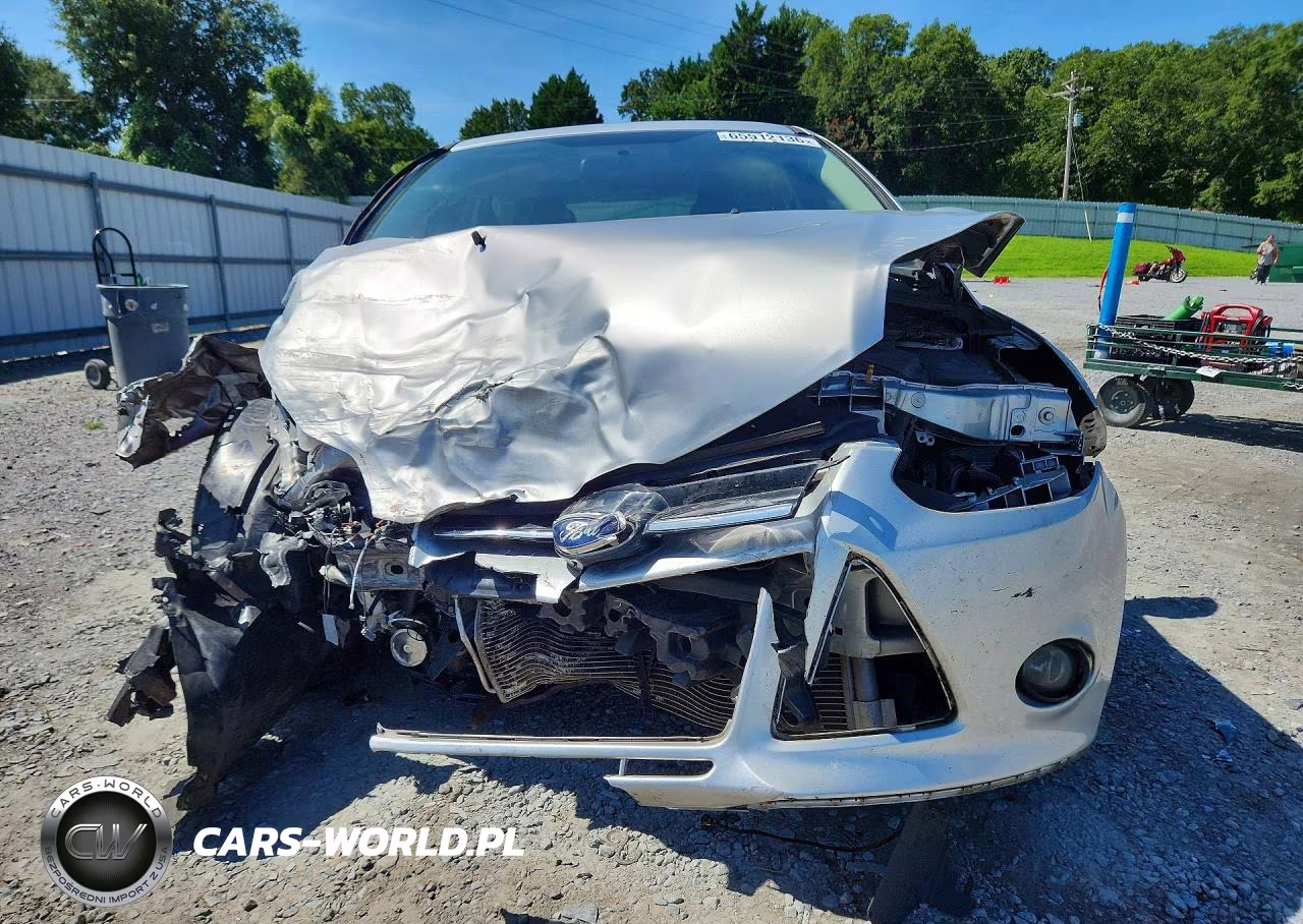 2014 Ford Focus Titanium VIN:1FADP3N24EL409932 - 5