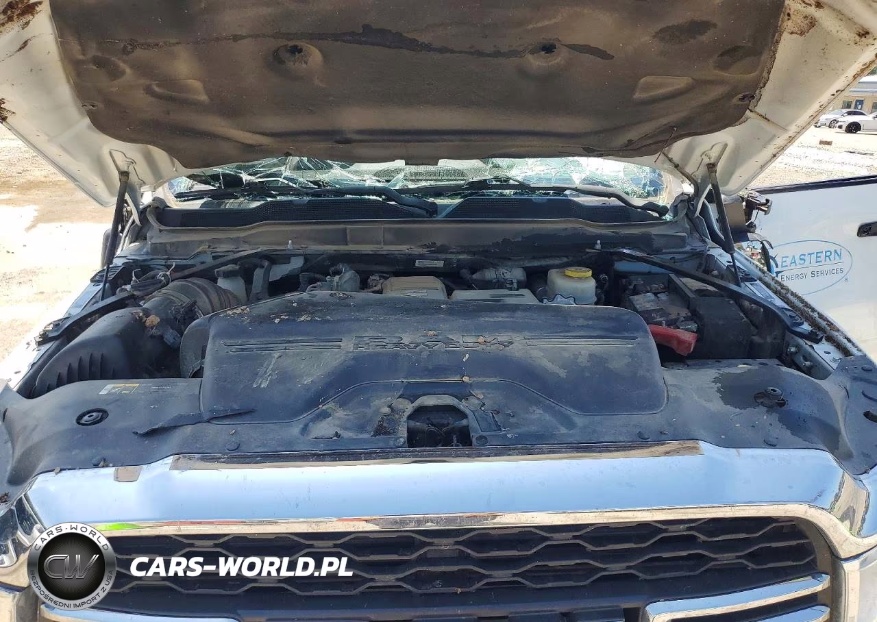2022 Ram 2500 VIN:3C6UR5CL8NG325418 - 11