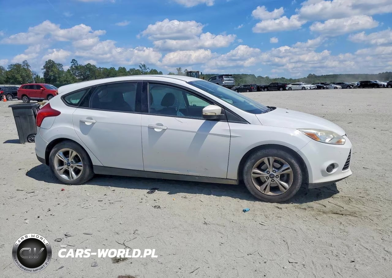 2014 Ford Focus VIN:1FADP3K24EL152923 - 4