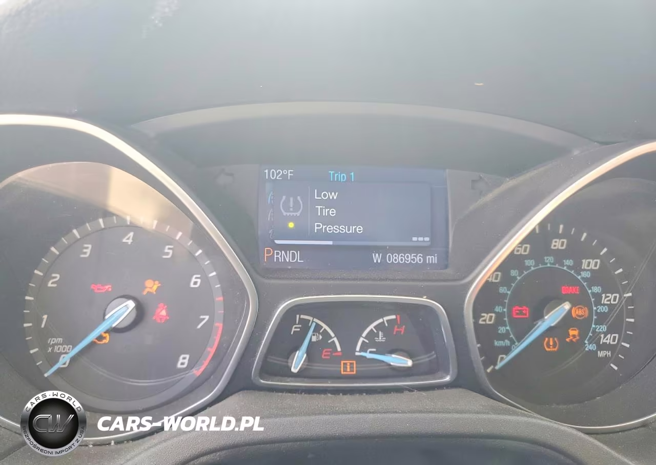 2014 Ford Focus VIN:1FADP3K24EL152923 - 9