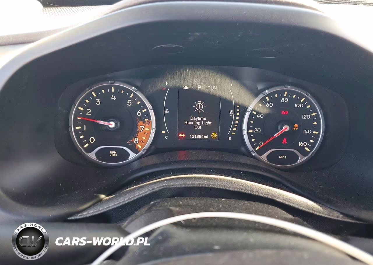 2015 Jeep Renegade Latitude VIN:ZACCJBBT0FPB55332 - 9