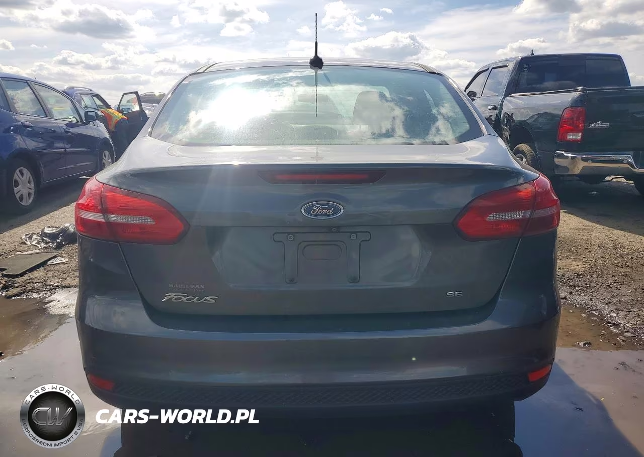 2015 Ford Focus Se VIN:1FADP3F28FL200502 - 6