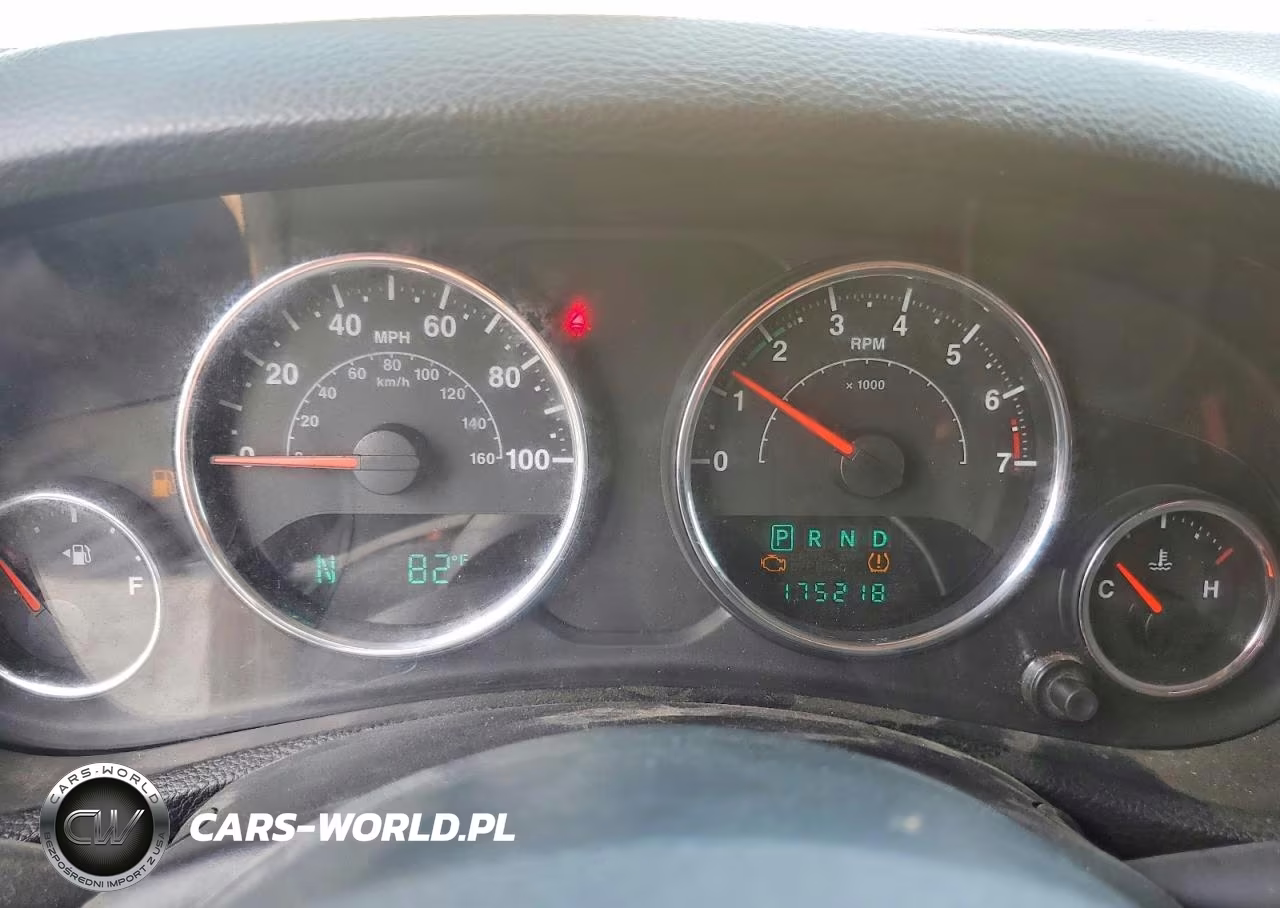 2014 Jeep Wrangler Unlimited Rubicon VIN:1C4BJWFG5EL101375 - 9
