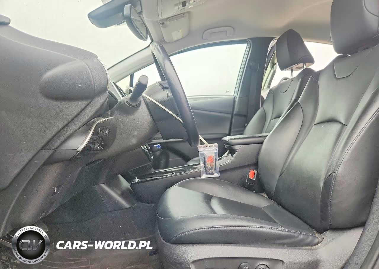 2021 Toyota Prius Xle VIN:JTDKAMFU7M3136623 - 7