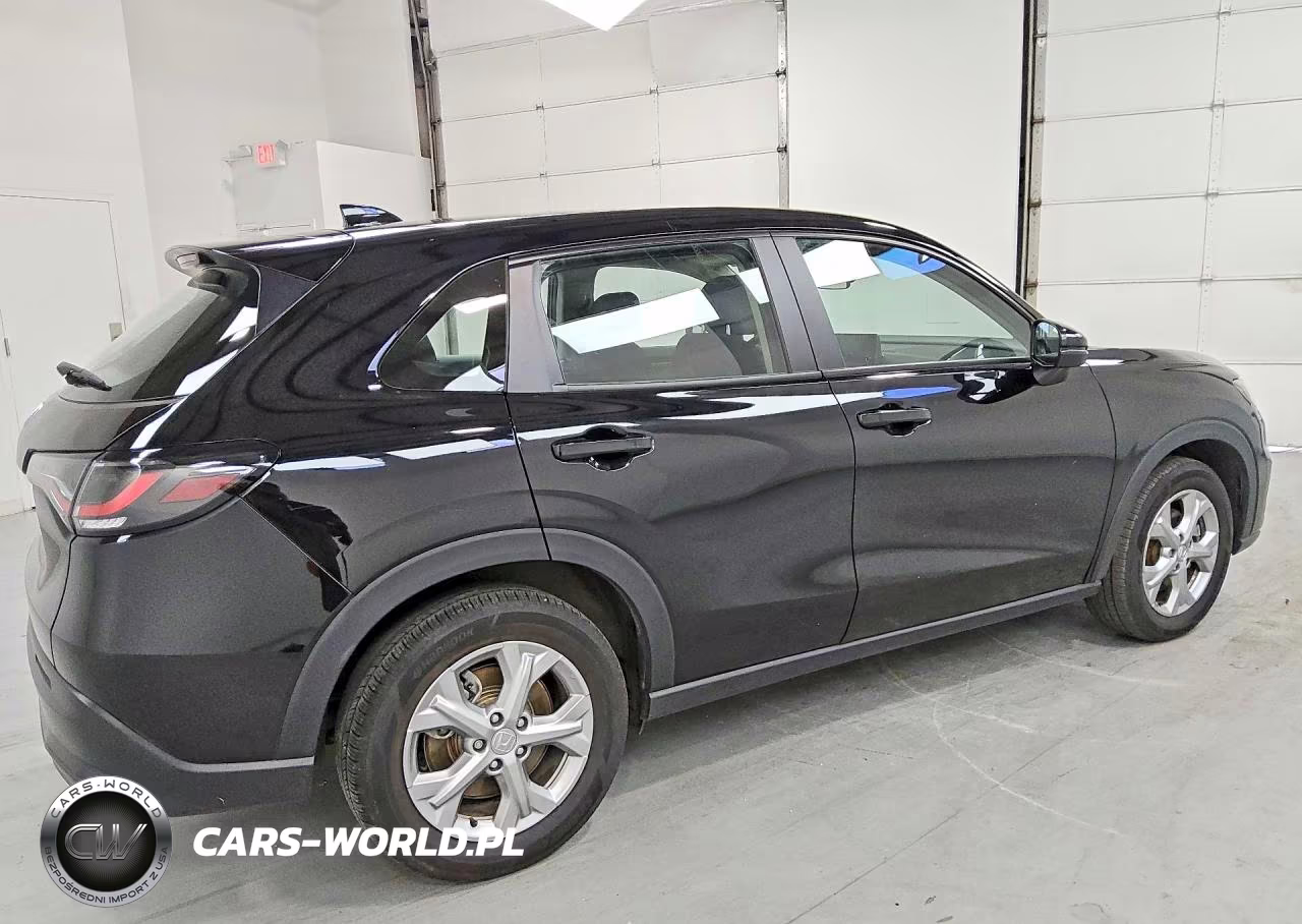 2025 Honda Hr-V Lx VIN:3CZRZ2H33SM777452 - 3