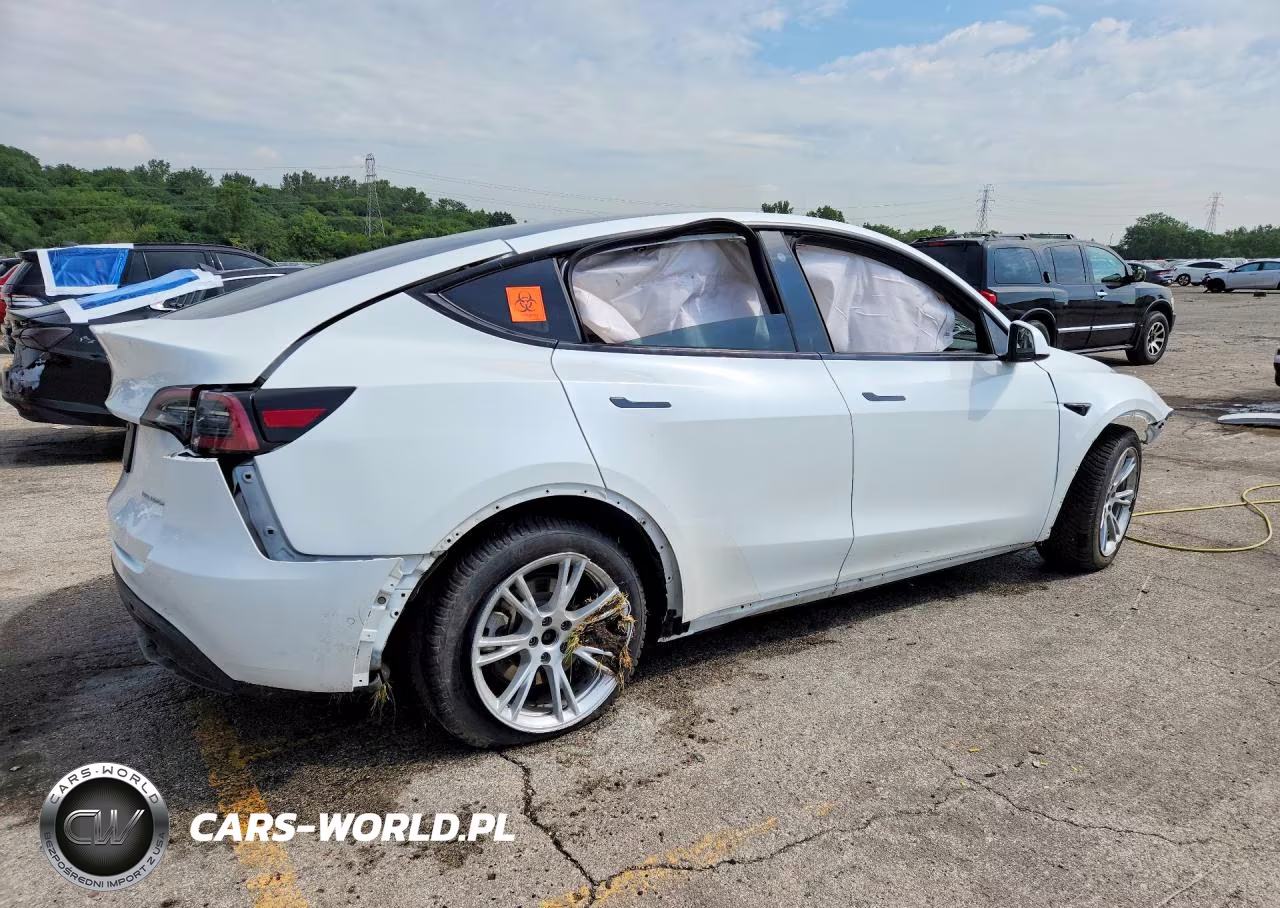 2021 Tesla Model Y VIN:5YJYGDEE9MF270376 - 3